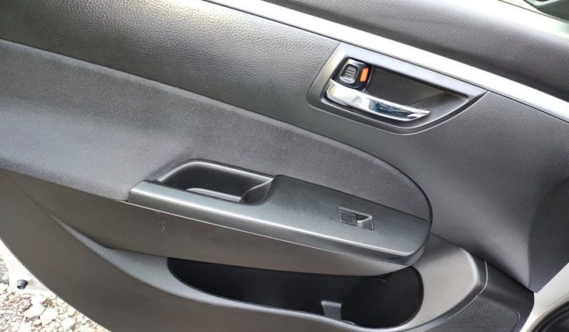 
								2013 Suzuki Swift full									